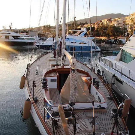 Barca A Vela A Due Alberi Di 15 M Con 7 Posti Letto A Portosole Con Parcheggio * Sanremo