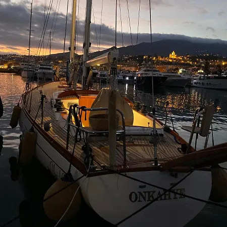 Barca A Vela A Due Alberi Di 15 M Con 7 Posti Letto A Portosole Con Parcheggio Sanremo