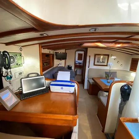 Bådhotel Barca A Vela A Due Alberi Di 15 M Con 7 Posti Letto A Portosole Con Parcheggio