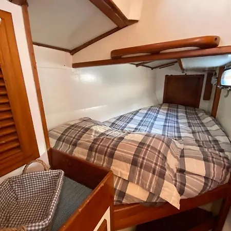 Barca A Vela A Due Alberi Di 15 M Con 7 Posti Letto A Portosole Con Parcheggio * Sanremo